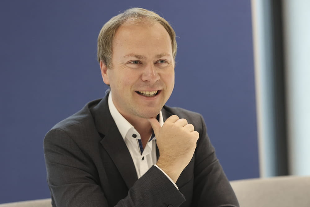 Porträt von Marcel Schreiner.